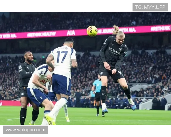 切尔西中场人多却功能重叠，阵容臃肿拖累全队节奏与攻防转换效率